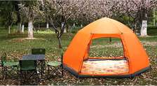 Automatic tent with rain cover
