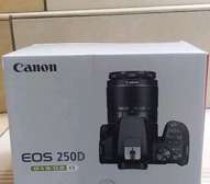Canon 250D 18-55mm