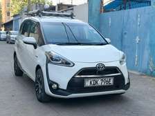 Toyota sienta 2wd 2015 7 seater