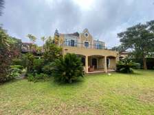 5 Bed Villa with En Suite in Runda