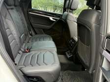 2019 Volkswagen Touareg R line