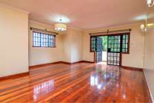 6 Bed House with En Suite in Karen