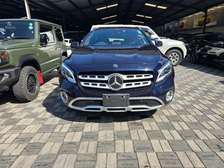 Mercedes-Benz GLA 220