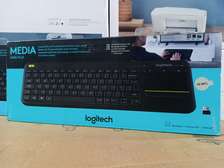 Combo - Logitech Wireless Touch Keyboard K400 Plus