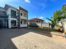 3 Bedroom with sq Townhouse to Let