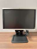 19 inches hp monitor stretch