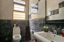 5 Bed House with En Suite at Lavington Green