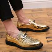 Quality casual glitter

Size 39-46
