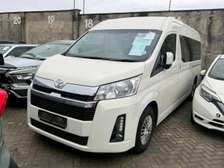 TOYOTA HIACE 10L