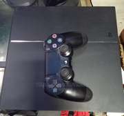 used ps4 in good condition comes with one controller