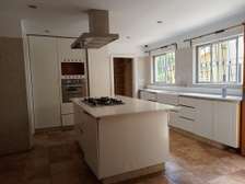 5 Bed Villa with En Suite in Muthaiga