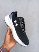 UNDER ARMOUR. Sneakers

SIZES:40 41 42 43 44 45