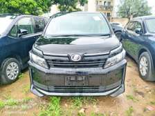 Toyota Voxy Si grade black 2016