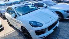 Porsche Cayenne GTS 2018 Sunroof
