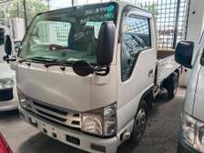 Isuzu ELF manual diesel 2tones on sale