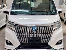 Toyota Esquire hybrid white 2018