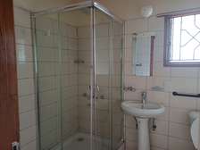 3 Bed House with En Suite at Lakeview