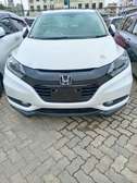 Honda vezel non hybrid pearl white