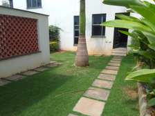 5 Bed Townhouse with En Suite in Nyari