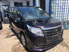 Toyota Noah hybrid 2018 2wd