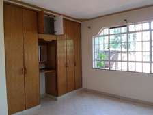 Kileleshwa:Classic three bedrooms Apt for rent.