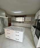 6 Bed Villa with En Suite in Lavington