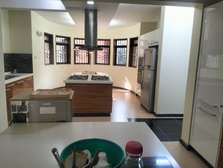 5 Bed Townhouse with En Suite in Kyuna