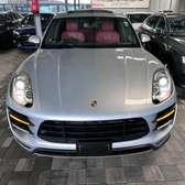 Porsche macan Turbo 2017 sunroof