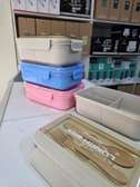 BENTO LUNCH BOX WITH 3 COMPARTMENTS