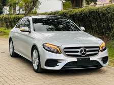 MERCEDES BENZ E200
