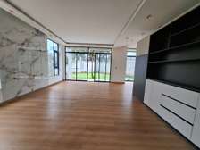 5 Bed Townhouse with En Suite in Lavington