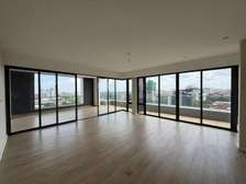 4 Bed Townhouse with En Suite in Riverside