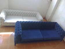 Tufted sofa/6-seater