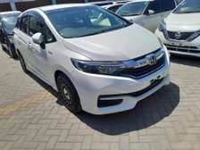 Honda fit shuttle hybrid