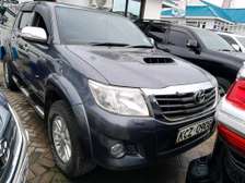 Toyota hilux double cabin invisible 2013