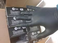 Black nitrle gloves