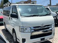 TOYOTA HIACE AUTO DIESEL