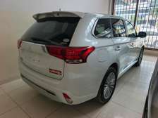 Mitsubishi outlander hybrid
