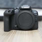 Canon EOS R10 Mirrorless Camera with 18-45mm Lens