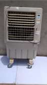 Portable evaporative air cooler