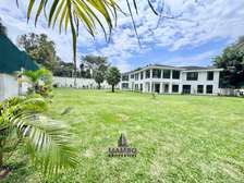 5 Bed House with En Suite at Runda