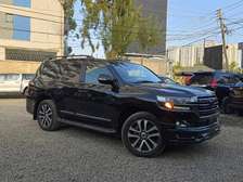 2019 Toyota land cruiser ZX V8