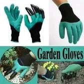 *Durable claw gardening gloves*
