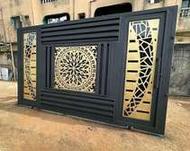 We make  deliver and install sliding gates