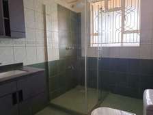 6 Bed House with En Suite in Runda