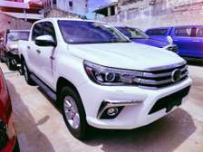 Toyota Hilux double cabin white 2017 diesel 4wd