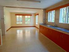 4 Bed Townhouse with En Suite in Lake View