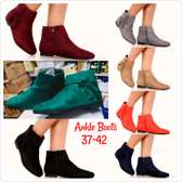 Flat ankle boots