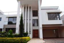 6 Bed Townhouse with Swimming Pool in Lavington