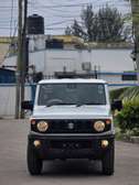 Suzuki jimny. Pearl white